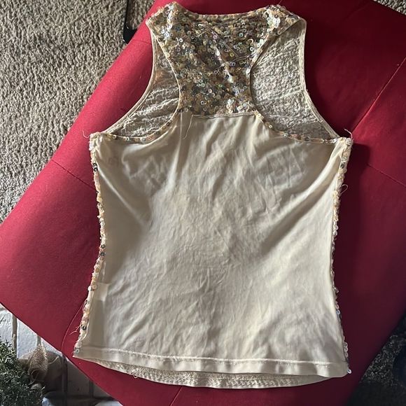 Nice top for the holidays - Picture 5 of 9